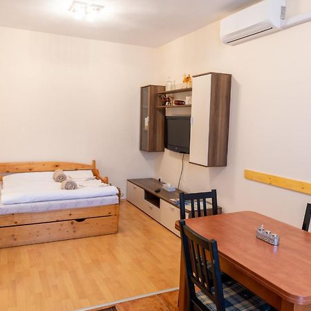 Laszlo Apartman - Hajdúszoboszló Exteriör bild