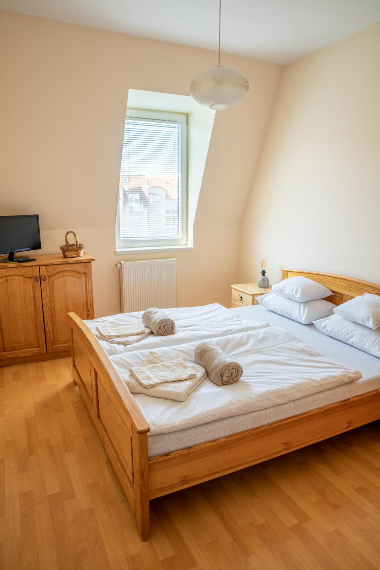 Laszlo Apartman - Hajdúszoboszló Exteriör bild